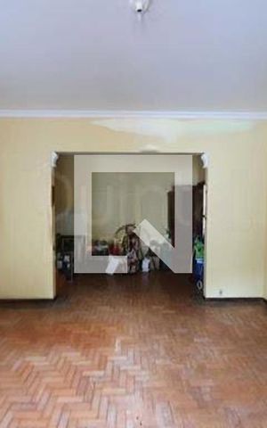 Casa à venda com 370m², 4 quartos e 4 vagas