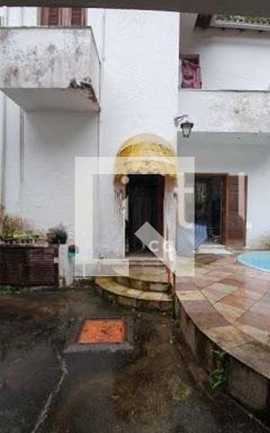 Casa à venda com 370m², 4 quartos e 4 vagas