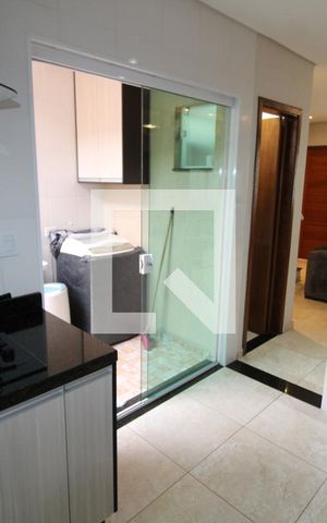 Casa à venda com 64m², 2 quartos e 2 vagasSala/Cozinha