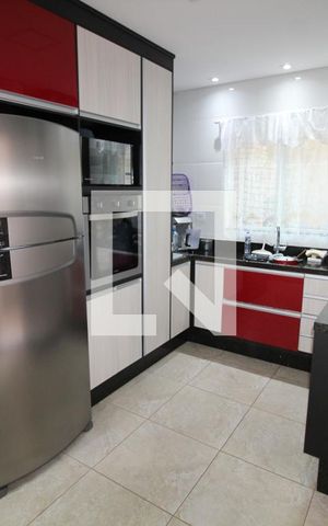 Casa à venda com 64m², 2 quartos e 2 vagasSala/Cozinha