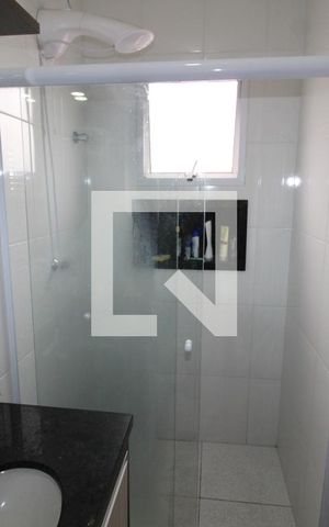 Casa à venda com 64m², 2 quartos e 2 vagasBanheiro da Suíte 2