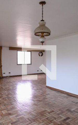 Apartamento para alugar com 130m², 3 quartos e sem vaga Apartamento para alugar com 130m², 3 quartos e sem vagaSala