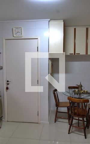 Apartamento à venda com 104m², 3 quartos e 2 vagas Apartamento à venda com 104m², 3 quartos e 2 vagasCozinha