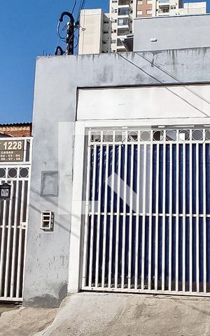 Casa para alugar com 21m², 1 quarto e sem vaga Casa para alugar com 21m², 1 quarto e sem vagaFachada