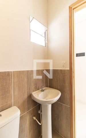 Casa para alugar com 21m², 1 quarto e sem vaga Casa para alugar com 21m², 1 quarto e sem vagaBanheiro