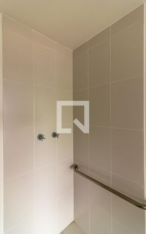 Studio para alugar com 28m², 1 quarto e sem vaga Studio para alugar com 28m², 1 quarto e sem vagaBanheiro