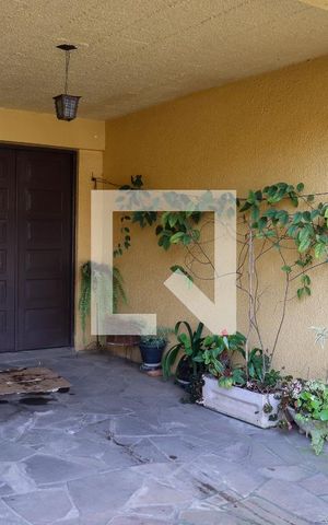 Casa à venda com 300m², 3 quartos e 3 vagasGaragem