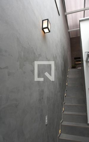 Casa à venda com 202m², 3 quartos e 2 vagasEscada