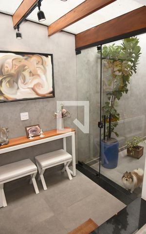 Casa à venda com 202m², 3 quartos e 2 vagasSala
