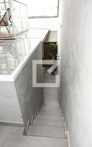 Casa à venda com 202m², 3 quartos e 2 vagasEscada