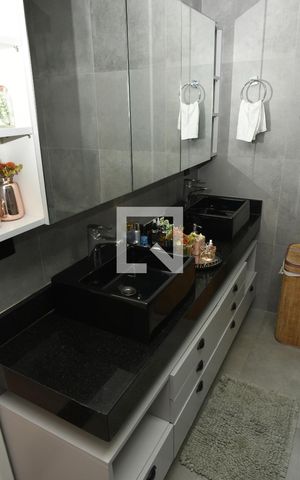 Casa à venda com 202m², 3 quartos e 2 vagasBanheiro da Suíte