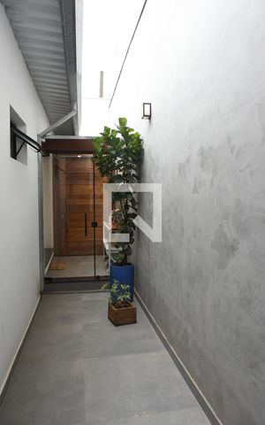 Casa à venda com 202m², 3 quartos e 2 vagasCorredor
