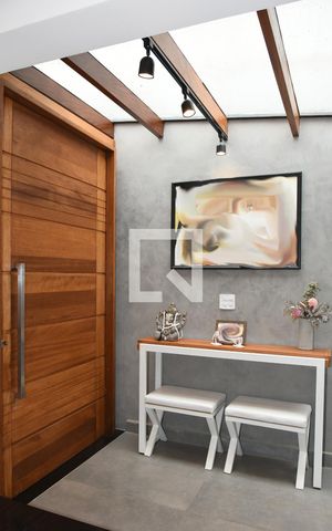 Casa à venda com 202m², 3 quartos e 2 vagasSala