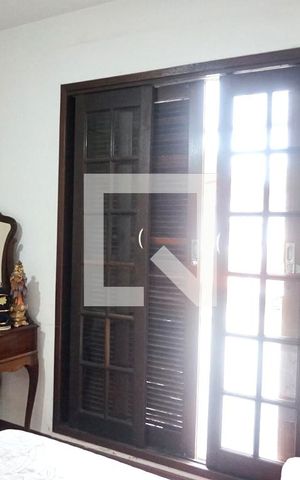 Casa de condomínio à venda com 194m², 3 quartos e 3 vagas Casa de condomínio à venda com 194m², 3 quartos e 3 vagasQuarto 3