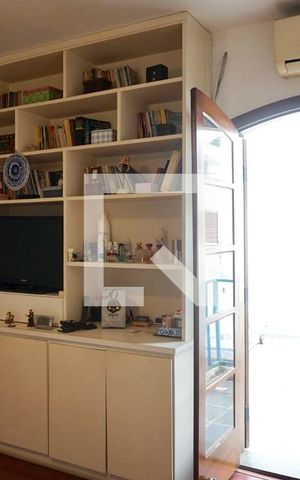 Casa de condomínio à venda com 194m², 3 quartos e 3 vagas Casa de condomínio à venda com 194m², 3 quartos e 3 vagasQuarto 1