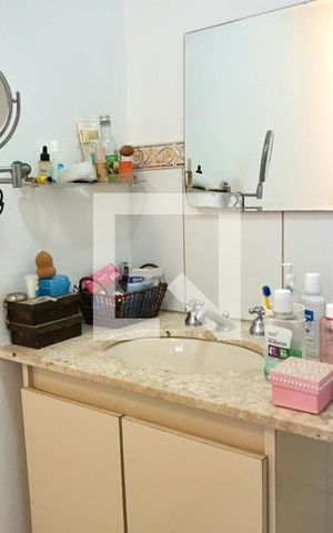 Casa de condomínio à venda com 194m², 3 quartos e 3 vagas Casa de condomínio à venda com 194m², 3 quartos e 3 vagasBanheiro Suíte