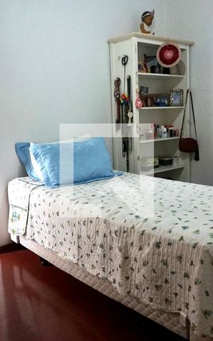 Casa de condomínio à venda com 194m², 3 quartos e 3 vagas Casa de condomínio à venda com 194m², 3 quartos e 3 vagasSuite