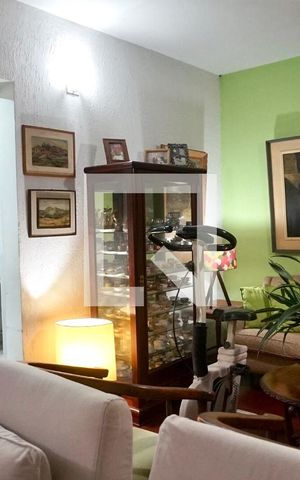Casa de condomínio à venda com 194m², 3 quartos e 3 vagas Casa de condomínio à venda com 194m², 3 quartos e 3 vagasSala
