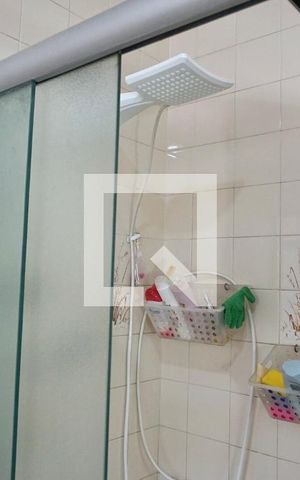 Casa de condomínio à venda com 194m², 3 quartos e 3 vagas Casa de condomínio à venda com 194m², 3 quartos e 3 vagasBanheiro