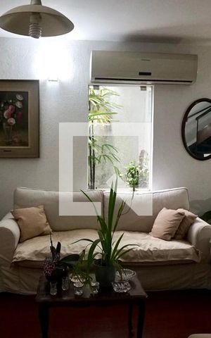 Casa de condomínio à venda com 194m², 3 quartos e 3 vagas Casa de condomínio à venda com 194m², 3 quartos e 3 vagasSala