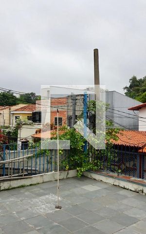 Casa de condomínio à venda com 194m², 3 quartos e 3 vagas Casa de condomínio à venda com 194m², 3 quartos e 3 vagasVaranda quarto 3