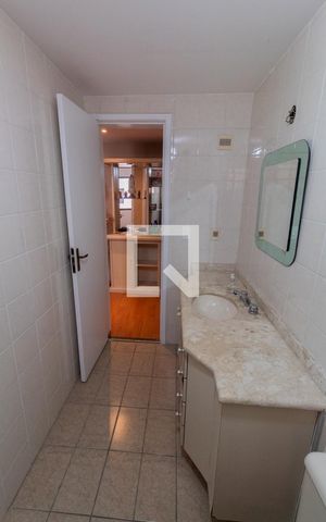 Apartamento para alugar com 148m², 4 quartos e 4 vagas Apartamento para alugar com 148m², 4 quartos e 4 vagasBanheiro