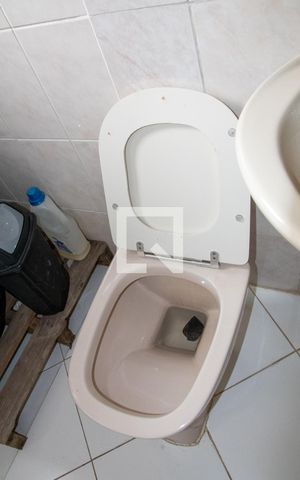 Casa à venda com 183m², 3 quartos e 6 vagasBanheiro de serviço