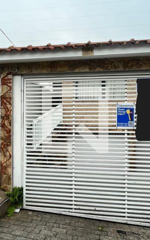 Casa à venda com 183m², 3 quartos e 6 vagas Casa à venda com 183m², 3 quartos e 6 vagasFachada