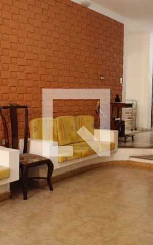 Casa à venda com 270m², 4 quartos e 4 vagasSala