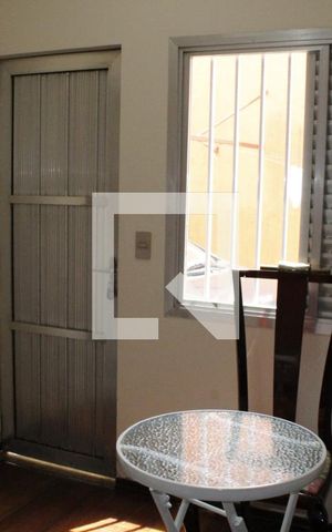 Casa à venda com 270m², 4 quartos e 4 vagasQuarto de Serviço