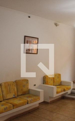 Casa à venda com 270m², 4 quartos e 4 vagasSala