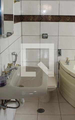 Casa à venda com 270m², 4 quartos e 4 vagasBanheiro