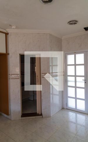Casa à venda com 331m², 4 quartos e 3 vagasCozinha
