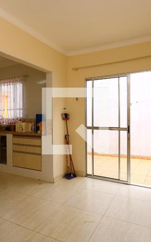 Casa à venda com 160m², 3 quartos e 2 vagasCopa