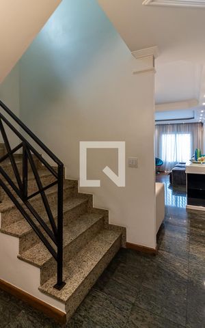 Casa para alugar com 232m², 3 quartos e 7 vagas Casa para alugar com 232m², 3 quartos e 7 vagasHall de Acesso