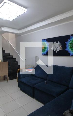 Casa à venda com 109m², 3 quartos e 2 vagasSala