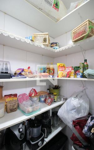 Casa à venda com 320m², 3 quartos e 4 vagasDespensa
