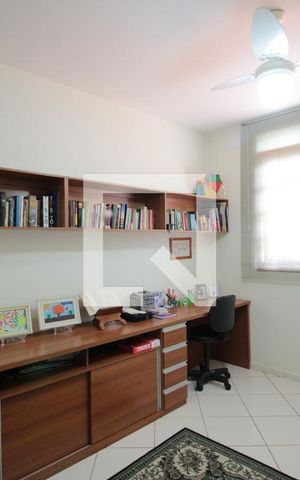 Casa à venda com 320m², 3 quartos e 4 vagasEscritório