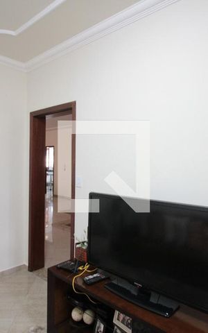 Casa à venda com 320m², 3 quartos e 4 vagasSala de TV