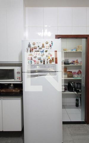 Casa à venda com 320m², 3 quartos e 4 vagasCozinha