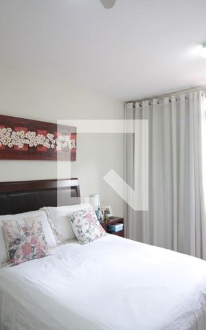 Casa à venda com 320m², 3 quartos e 4 vagasSuite