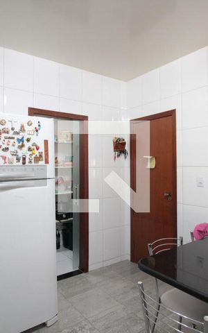 Casa à venda com 320m², 3 quartos e 4 vagasCozinha