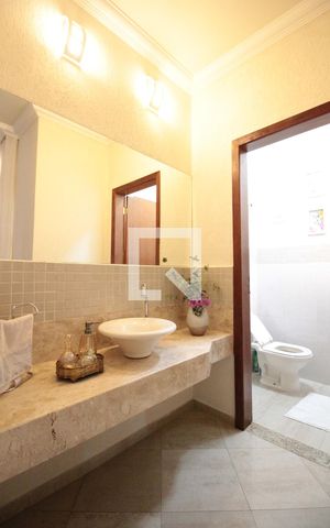 Casa à venda com 320m², 3 quartos e 4 vagasLavabo da Sala