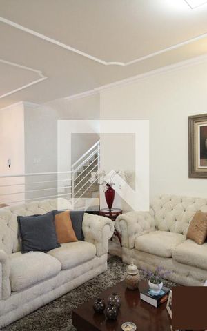 Casa à venda com 320m², 3 quartos e 4 vagasSala