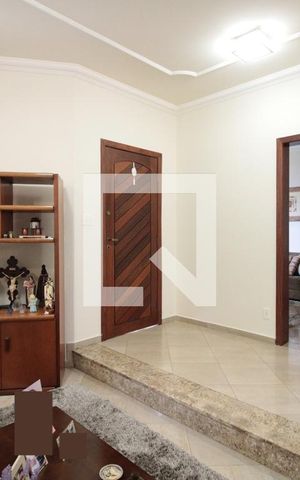 Casa à venda com 320m², 3 quartos e 4 vagasSala