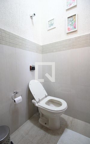 Casa à venda com 320m², 3 quartos e 4 vagasLavabo da Sala