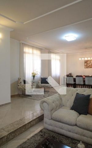 Casa à venda com 320m², 3 quartos e 4 vagasSala