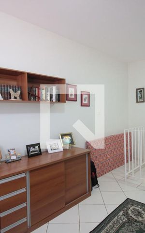 Casa à venda com 320m², 3 quartos e 4 vagasEscritório