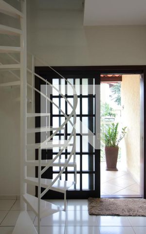 Casa à venda com 320m², 3 quartos e 4 vagasHall dos Quartos