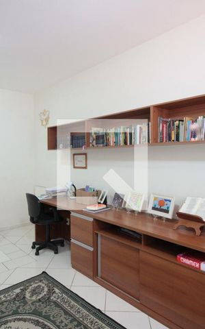Casa à venda com 320m², 3 quartos e 4 vagasEscritório